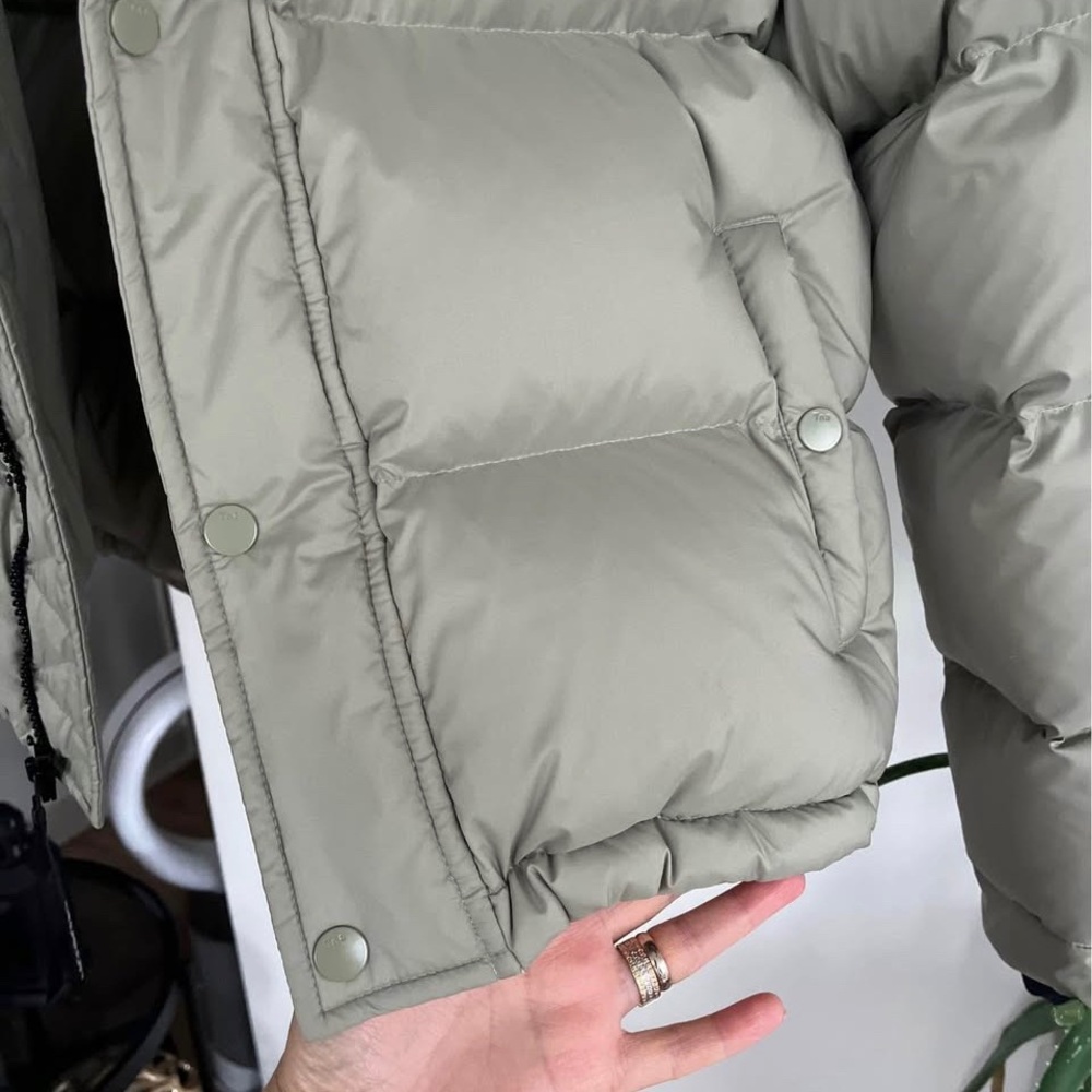 Aritzia The Super Puff Shorty Sage Green Puffer Jacket Size XS - Picture 5 of 8